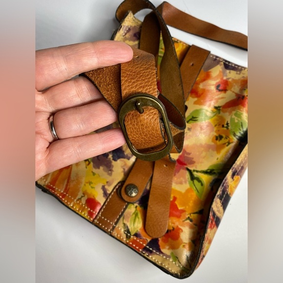 Patricia Nash Venezia 100% Italian Leather Floral Crossbody Bag - Picture 4 of 12